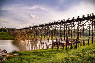 Mon Köprüsü, Sangkhlaburi 'de eski ahşap köprü, Kanchanaburi, Tayland