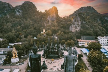 Wat Tham Krabok Saraburi, Tayland