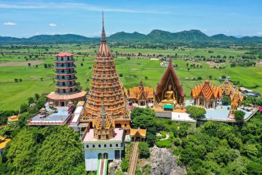 Wat Tham Khao Noi ve Wat Tham Sua, Kanchanaburi, Tayland