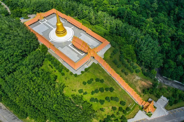 Vista aérea de Wat Boonyawad e Wat Boonyawas, em Chon Buri, Tailândia — Fotografia de Stock