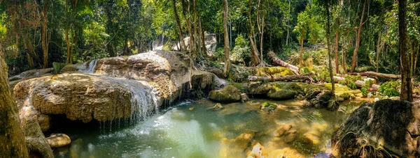 Pha Tad Wasserfall in Kanchanaburi, Thailand — Stockfoto