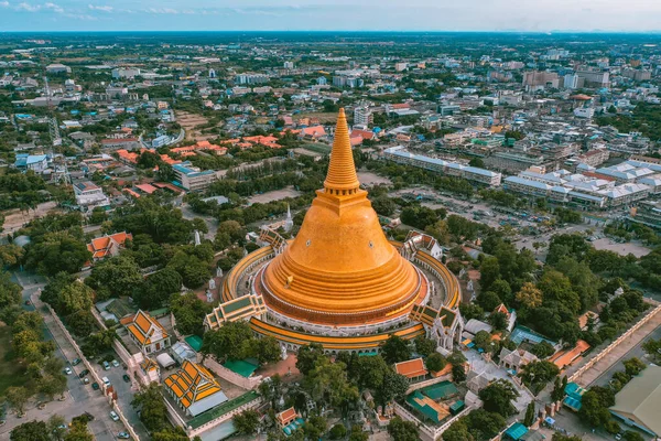 Wat Phra Pathom Chedi Ratchaworamahawihan ή Wat Phra Pathommachedi Ratcha Wora Maha Wihan, στο Nakhon Pathom, Ταϊλάνδη — Φωτογραφία Αρχείου