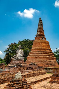 Wat Worachettharam Tapınağı, Phra Nakhon Si Ayutthaya 'da oturan Buda, Tayland' ın tarihi şehri.
