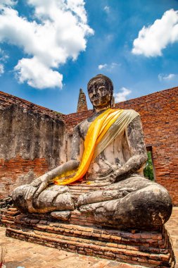 Wat Worachettharam Tapınağı, Phra Nakhon Si Ayutthaya 'da oturan Buda, Tayland' ın tarihi şehri.