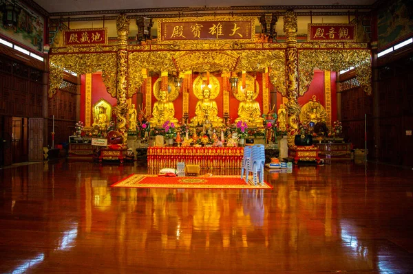 Wat Metta Thamrat veya Wat Metta Tham Photiyan, Kanchanaburi, Tayland — Stok fotoğraf