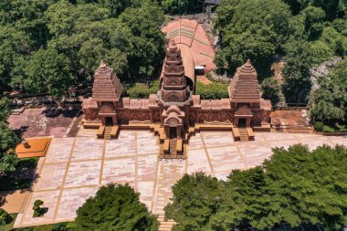 Wat tham Pu Wa tapınağı Kanchanaburi, Tayland 'daki mağarada.