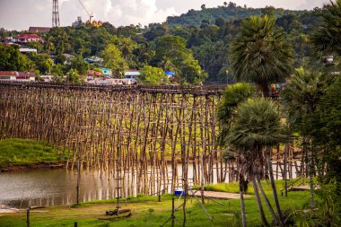 Mon Köprüsü, Sangkhlaburi 'de eski ahşap köprü, Kanchanaburi, Tayland