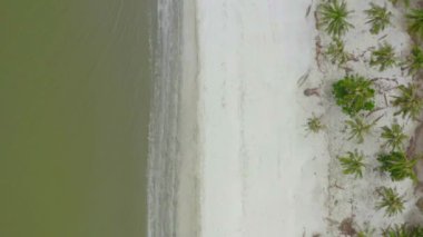 Sam Phraya plajı, Prachuap Khiri Khan, Tayland 'daki Sam Roi Yot Ulusal Parkı.