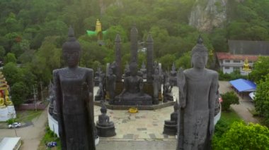 Wat Tham Krabok Saraburi, Tayland