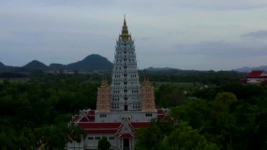 Wat Yannasang Savaş Tapınağı, Bodh Gaya Chedi, Bodhagaya Stupa Replica, Wat Yan, Pattaya, Chonburi, Tayland.