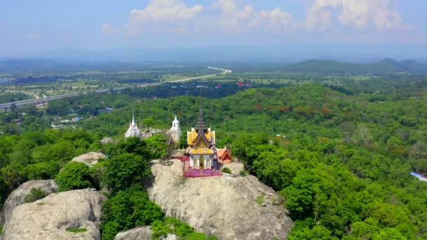 Luchtfoto van Wat Phra Phutthachai in Saraburi, Thailand — Stockvideo