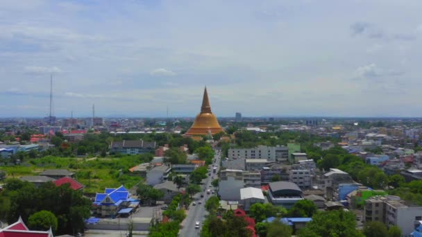 Wat Phra Pathom Chedi Ratchaworamahawihan of Wat Phra Pathommachedi Ratcha Wora Maha Wihan, in Nakhon Pathom, Thailand — Stockvideo