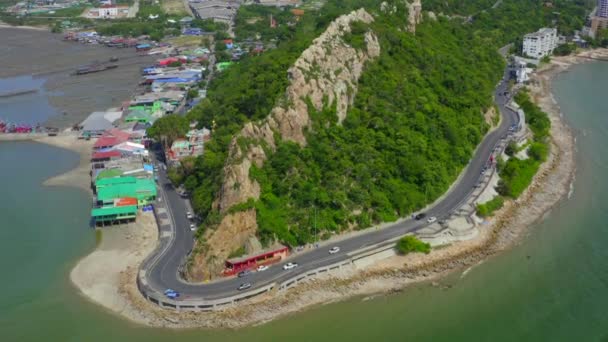 Uitzicht op Bang Saen Kao Sam Muk heuvel uitkijkpunt, in de buurt van Pattaya, Chonburi, Thailand — Stockvideo