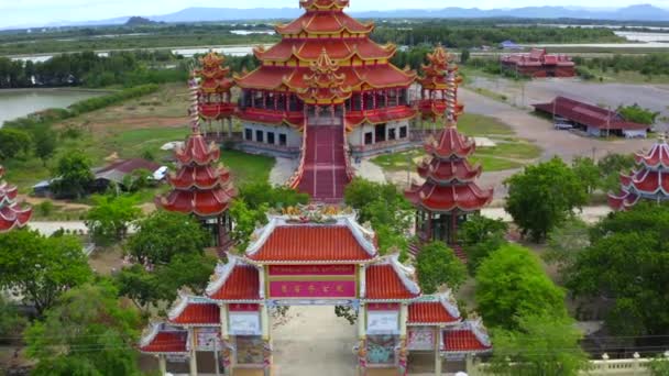 Ват - Петч - Суанський китайський храм у Фетчабурі (Таїланд) — стокове відео