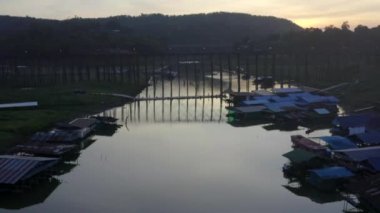 Mon Köprüsü, Sangkhlaburi 'de eski ahşap köprü, Kanchanaburi, Tayland