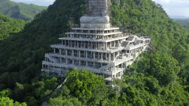 Wat tham khao laem templom Kanchanaburi, Thaiföld — Stock videók