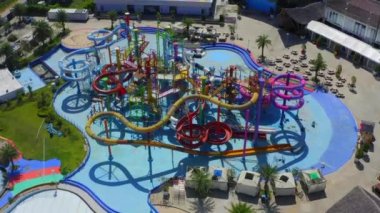 Pattaya, Chonburi, Tayland 'daki kapalı hava parkında terk edilmiş.