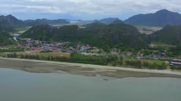 Bang Pu παραλία στο Sam Roi Yot Εθνικό πάρκο στο Prachuap Khiri Khan στην Ταϊλάνδη — Αρχείο Βίντεο