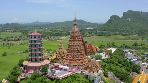 Wat Tham Khao Noi y Wat Tham Sua en Kanchanaburi, Tailandia — Vídeos de Stock