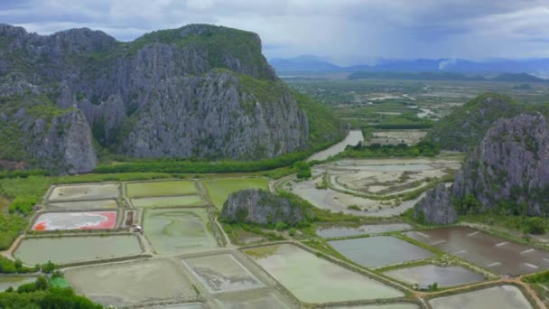 カオデンビューポイント｜Red Mountain in Prachuap Khiri Khan, Thailand — ストック動画