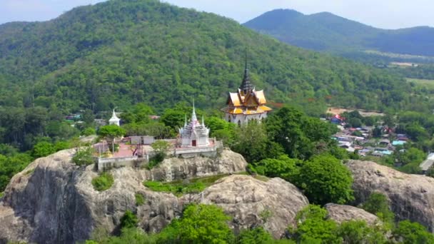 Vista aérea de Wat Phra Phutthachai en Saraburi, Tailandia — Vídeo de stock