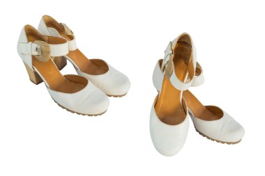 Beyaz arka planda izole kadın ayakkabıları