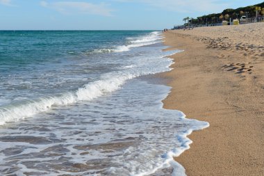 okyanusun üzerinde sörf görünümünü