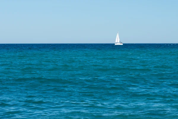 Beautiful view of the ocean on the horizon — Stock Photo, Image