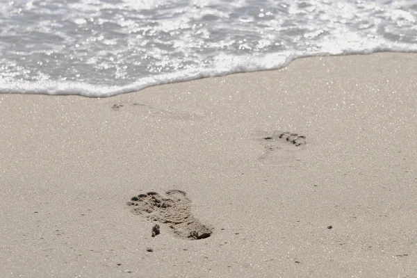 Ślady stóp na plaży — Zdjęcie stockowe