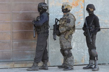 Polis özel kuvvetleri eğitim