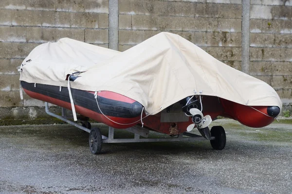 Fischerboot auf einem Liegeplatz — Stockfoto