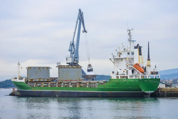 Ship loading at the port — Stock Photo, Image