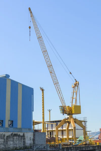 Tall crane on background of the sky — Stock Photo, Image