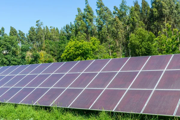 Afbeelding van zonne-panelen — Stockfoto