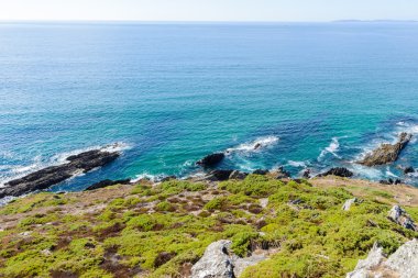 okyanusun üzerinde sörf