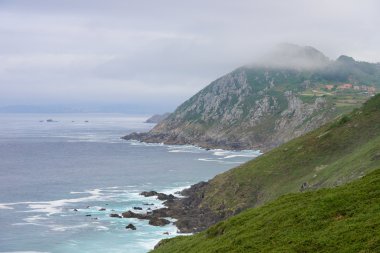 okyanusun üzerinde sörf