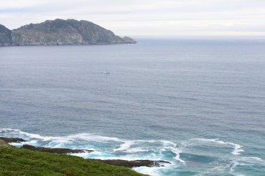 okyanusun üzerinde sörf