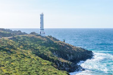 okyanus kıyısında deniz feneri görünümü