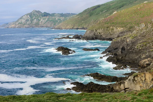 Surfen auf dem Ozean — Stockfoto