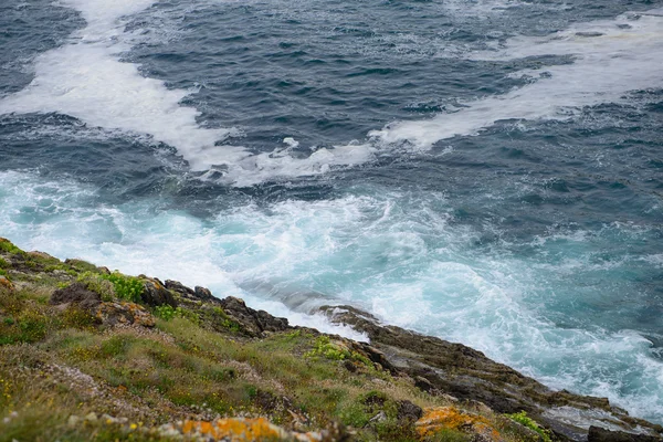 Okyanusun üzerinde sörf — Stok fotoğraf