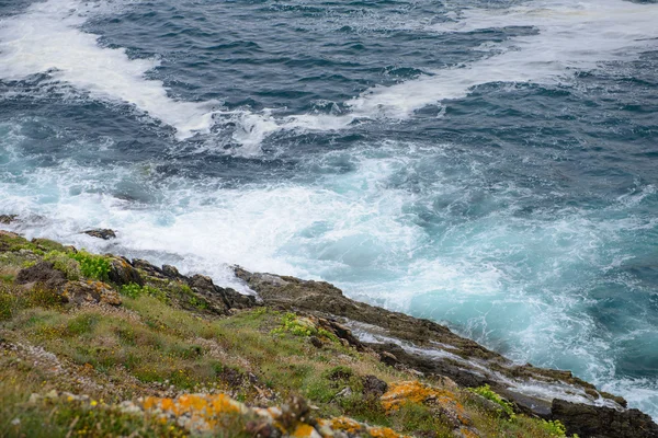 Surfen auf dem Ozean — Stockfoto