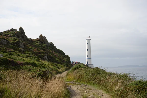 Blick auf den Leuchtturm am Meeresufer — Stockfoto