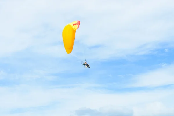 Trike avec un parachute — Photo