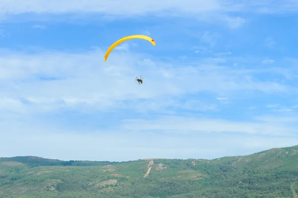 Trike avec un parachute — Photo