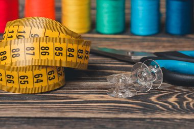 dikiş arka plan rengi konuları, ölçer ve makas ile