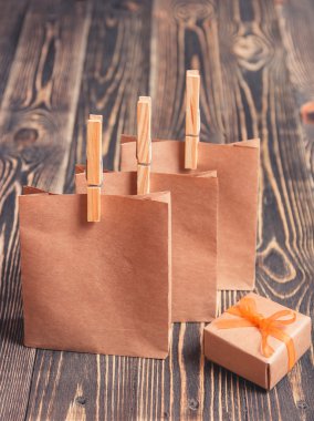 Boş katlanmış kağıt torba