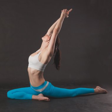 güzel sportif yogi kız uygulamaları yoga asana