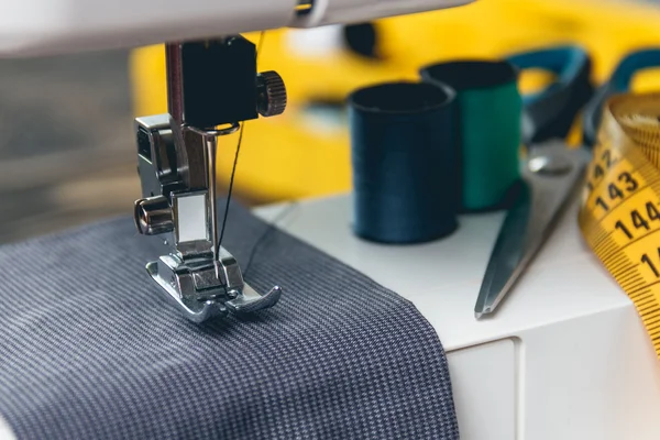 Sewing machine and item of clothing — Stock Photo, Image