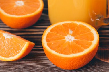 Orange, yarım, kulak. Sağlıklı yaşam konsepti