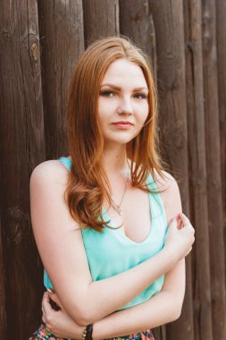 Güzellik kız açık havada doğanın keyfini